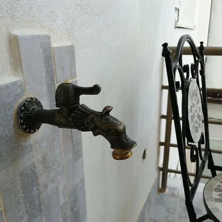 Julie's Place-in The Heart Of The Old City Апартаменти *
