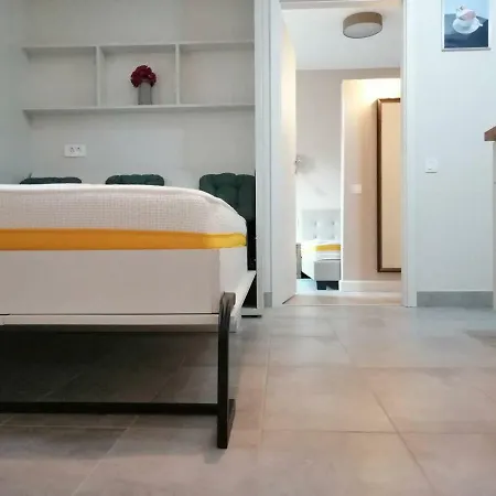 Апартаменти Julie's Place-in The Heart Of The Old City *