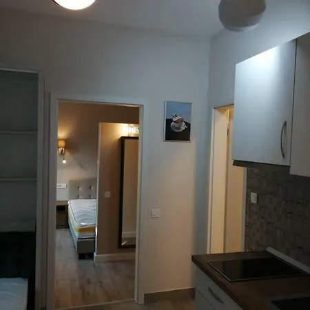 Julie's Place-in The Heart Of The Old City Брашов