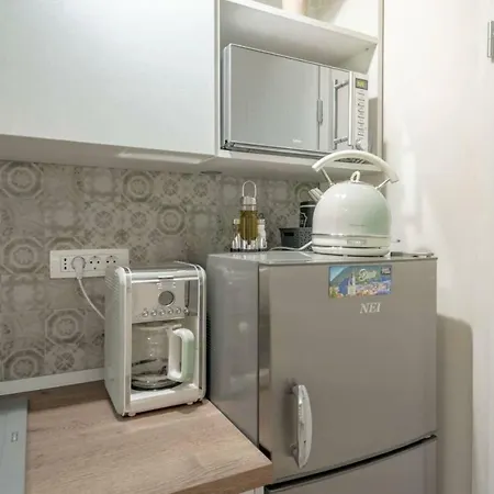 Julie's Place-in The Heart Of The Old City Апартаменти