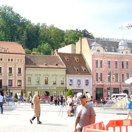 Julie's Place-in The Heart Of The Old City Апартаменти *
