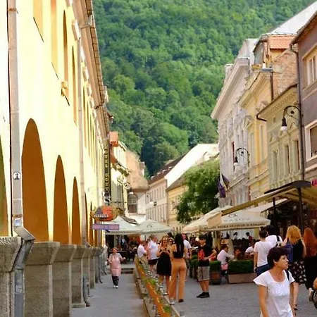 Julie's Place-in The Heart Of The Old City Брашов