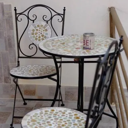 Julie's Place-in The Heart Of The Old City *